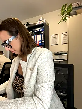 Hii Lolla online show from November 2025 07:08:02 AM