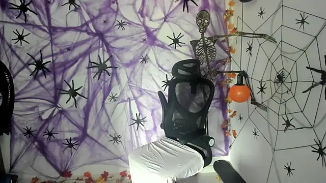 DmitriSanders online show from October 2025 03:53:01 PM