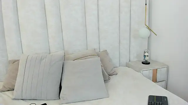 imkrystall online show from December 2025 08:26:01 PM