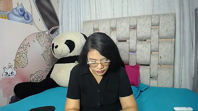 KEYRA-MILLER- online show from November 2025 02:28:02 AM