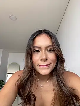 Snapshot of AndreaMartini chatting on March 2025 06:16:01 PM AndreaMartini online show from March 2025 06:16:01 PM