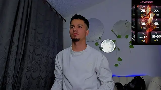 Issac james  online show from January 2025 11:14:01 AM