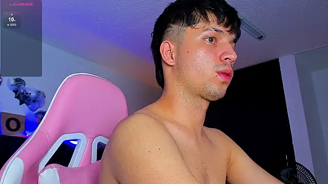 Issac james  online show from October 2025 08:18:02 AM