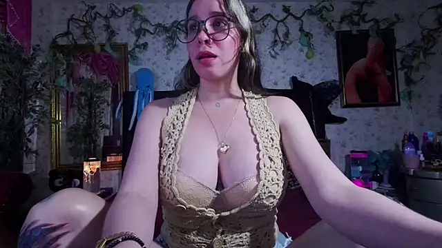 Elizabeth77  online show from October 2025 10:30:01 PM