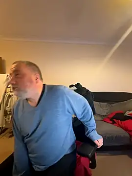 LondonTeffy online show from November 2025 09:38:01 PM