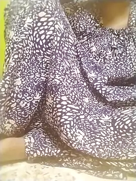 Snapshot of Tamilpriya46 chatting on September 2025 04:45:01 PM Tamilpriya46 online show from September 2025 04:45:01 PM