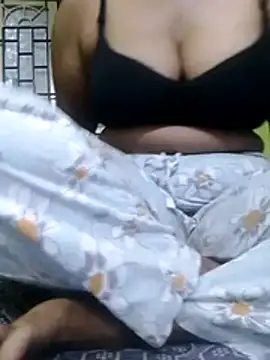 Snapshot of Tamilpriya46 chatting on October 2025 04:51:02 PM Tamilpriya46 online show from October 2025 04:51:02 PM