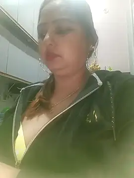 Snapshot of Dianaa9 chatting on December 2024 07:13:02 PM Dianaa9 online show from December 2024 07:13:02 PM