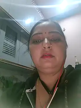Snapshot of Dianaa9 chatting on December 2024 08:33:02 AM Dianaa9 online show from December 2024 08:33:02 AM