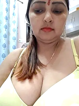 Snapshot of Dianaa9 chatting on March 2025 06:50:01 PM Dianaa9 online show from March 2025 06:50:01 PM