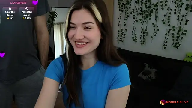 monikavenom online show from April 2026 08:57:01 AM