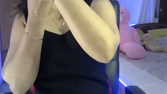 Snapshot of Black_cat_cutie chatting on September 2025 04:56:01 AM Black cat cutie online show from September 2025 04:56:01 AM