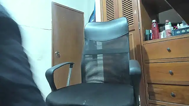 Snapshot of JasonGray96 chatting on June 2026 04:35:02 PM JasonGray96 online show from June 2026 04:35:02 PM