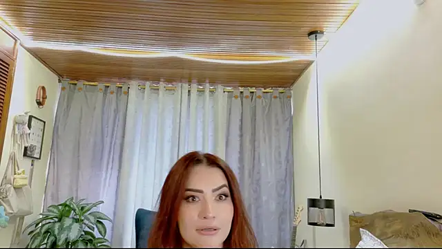 Snapshot of Abrilqueen chatting on February 2026 02:51:02 PM Abrilqueen online show from February 2026 02:51:02 PM