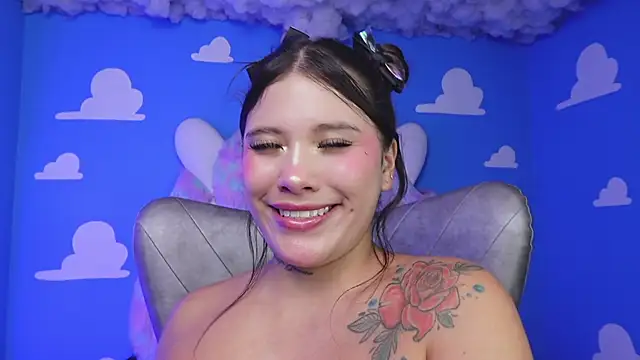 miss keisi online show from November 2025 06:08:02 PM