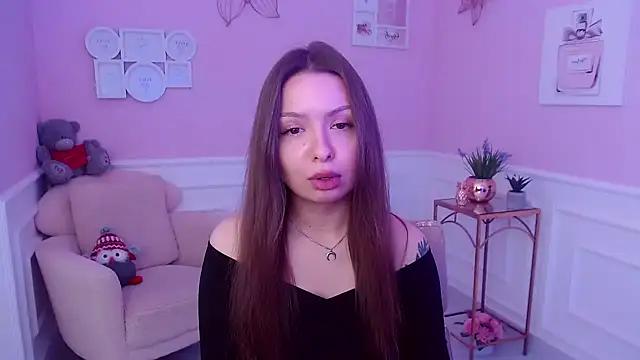 LucySkilar online show from January 2025 11:26:01 AM