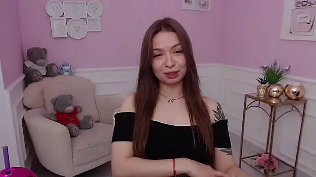 LucySkilar online show from October 2025 05:40:01 AM