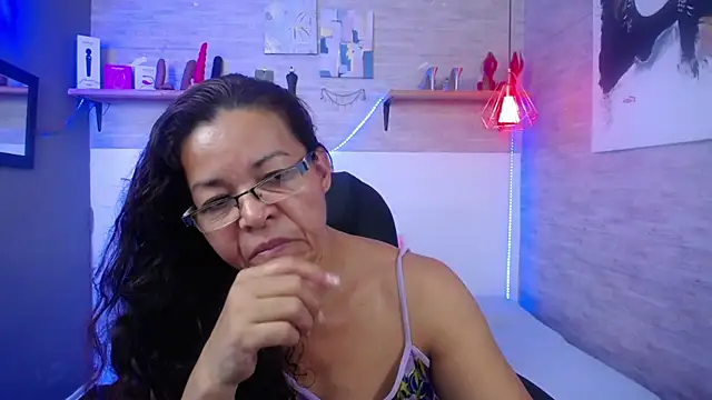 Snapshot of MaturePure chatting on October 2025 09:25:02 PM MaturePure online show from October 2025 09:25:02 PM