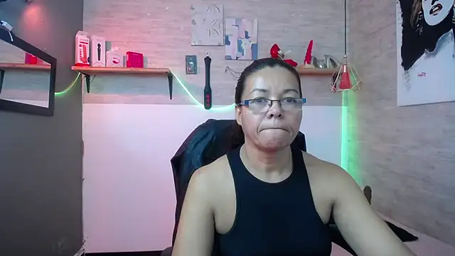 Snapshot of MaturePure chatting on October 2025 09:46:01 PM MaturePure online show from October 2025 09:46:01 PM