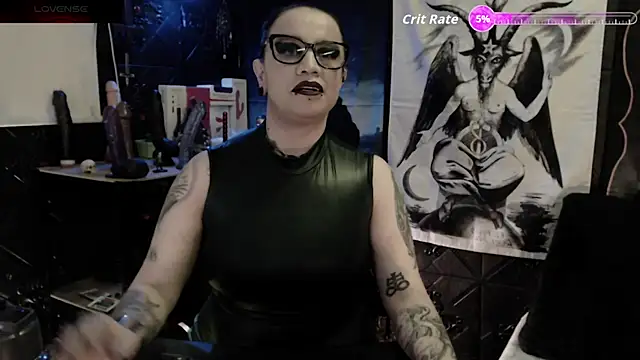 Snapshot of Evil_Queen_666 chatting on June 2026 05:47:01 AM Evil Queen 666 online show from June 2026 05:47:01 AM