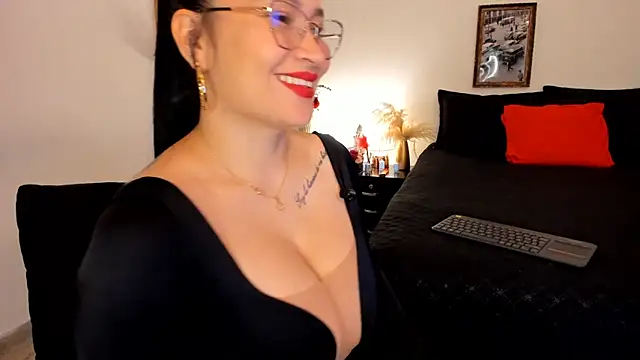 leslie k online show from March 2025 11:28:02 PM