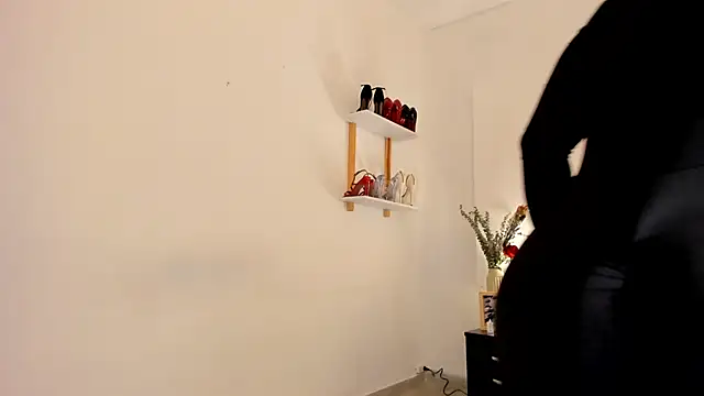 leslie k online show from March 2025 02:59:01 AM