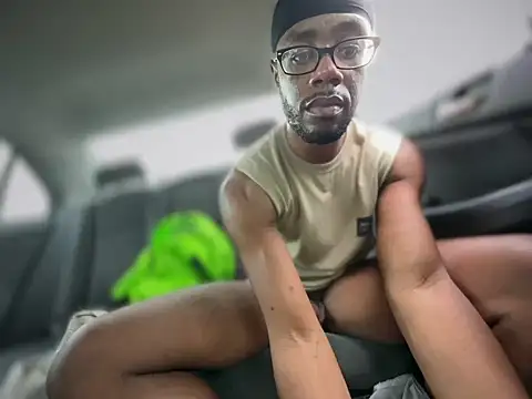 Mandingomanxx online show from April 2026 09:17:01 PM