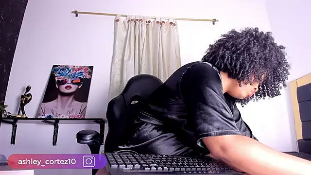 Snapshot of ashley_crotez chatting on March 2025 12:21:01 AM ashley crotez online show from March 2025 12:21:01 AM