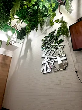 tamarabigass1 online show from November 2025 06:01:01 AM