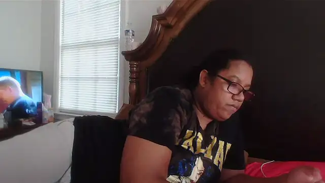 ebonyred online show from November 2025 08:10:01 PM