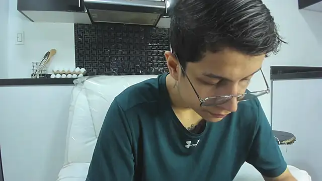 AgarEvans online show from December 2024 04:39:01 AM