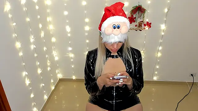 nicole valencia  online show from November 2025 03:38:02 PM