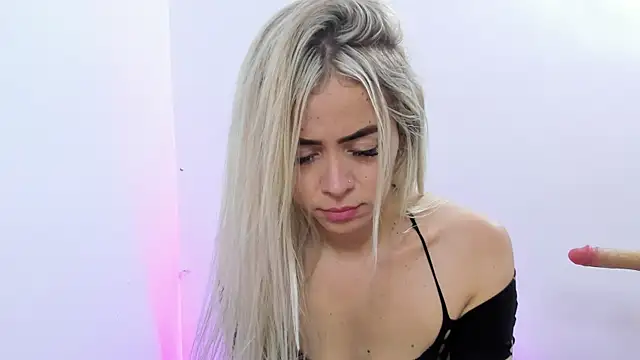 nicole valencia  online show from June 2026 05:19:01 PM
