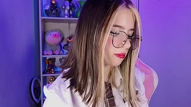 EmilyMiller  online show from September 2025 05:05:02 PM