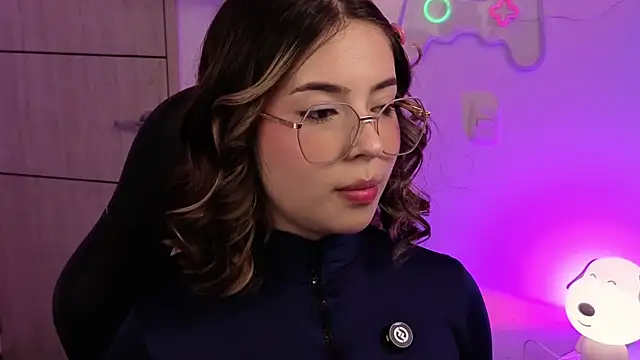 Snapshot of EmilyMiller_ chatting on June 2026 03:16:02 PM EmilyMiller online show from June 2026 03:16:02 PM
