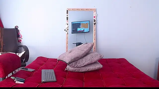 Tamararios online show from February 2025 07:41:01 PM