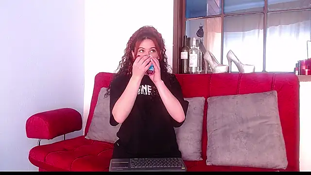 Tamararios online show from February 2025 07:38:01 PM