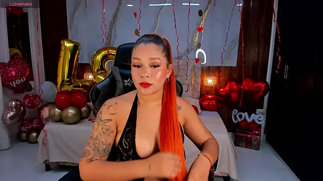 Snapshot of mia_18v chatting on January 2025 08:01:02 PM mia 18v online show from January 2025 08:01:02 PM