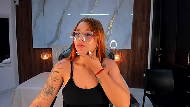 Snapshot of mia_18v chatting on March 2025 03:13:02 AM mia 18v online show from March 2025 03:13:02 AM