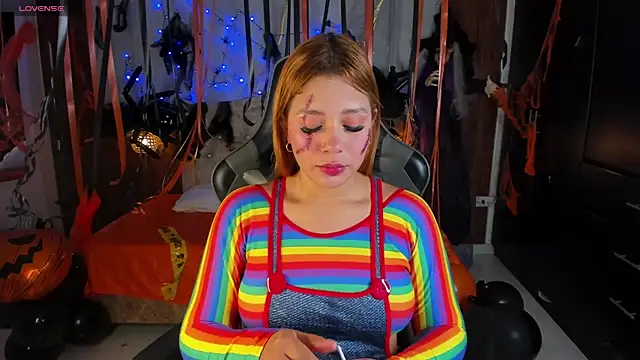 Snapshot of mia_18v chatting on October 2025 05:37:01 PM mia 18v online show from October 2025 05:37:01 PM