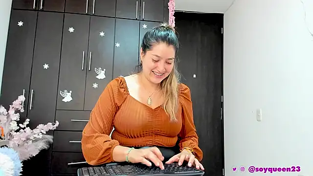 Soyqueen online show from January 2025 05:30:01 AM