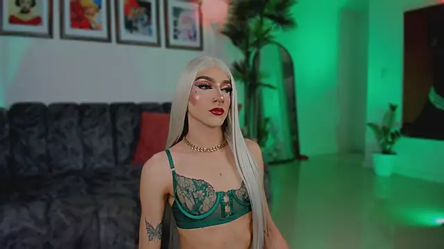 Taylor  foxxx online show from December 2025 05:57:01 AM