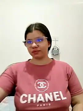 Danzel1105 online show from December 2024 05:24:01 PM