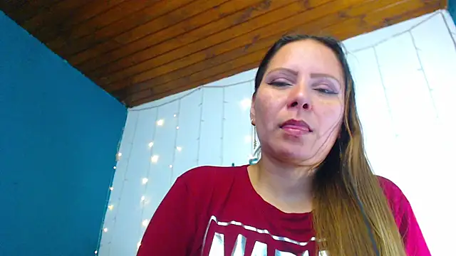 camila delarosa online show from December 2024 04:20:01 PM