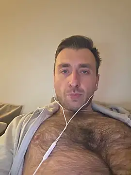 Snapshot of TIGERRR86 chatting on May 2026 11:00:02 PM TIGERRR86 online show from May 2026 11:00:02 PM