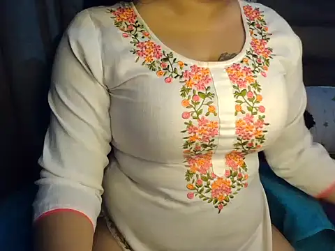 Trezza online show from October 2025 08:54:02 PM