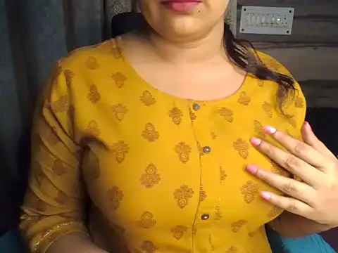 Trezza online show from November 2025 01:40:01 AM