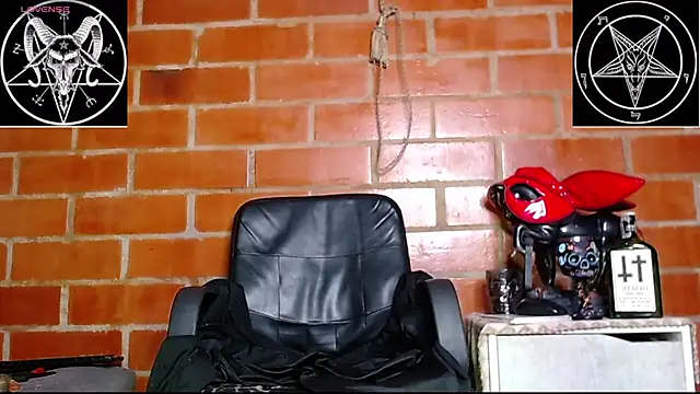 Snapshot of Domina_Lilith chatting on January 2025 06:43:02 AM Domina Lilith online show from January 2025 06:43:02 AM
