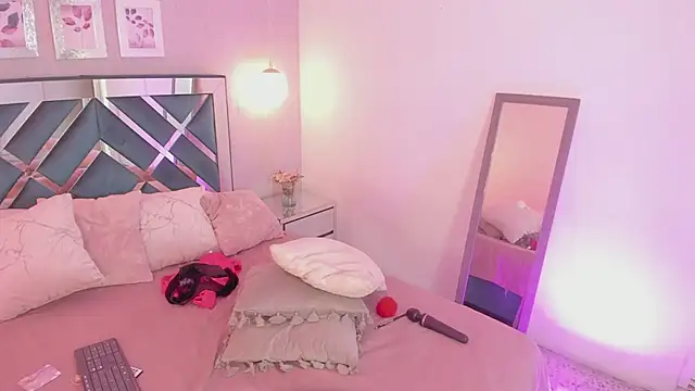 Snapshot of Miakhalifa_7 chatting on March 2025 02:48:02 PM Miakhalifa 7 online show from March 2025 02:48:02 PM