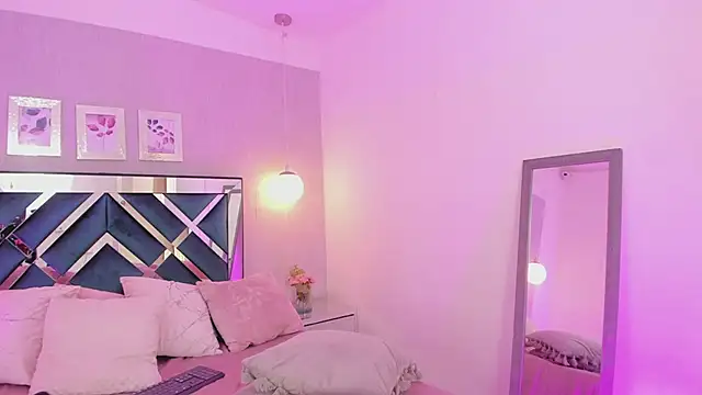 Snapshot of Miakhalifa_7 chatting on March 2025 06:30:01 PM Miakhalifa 7 online show from March 2025 06:30:01 PM